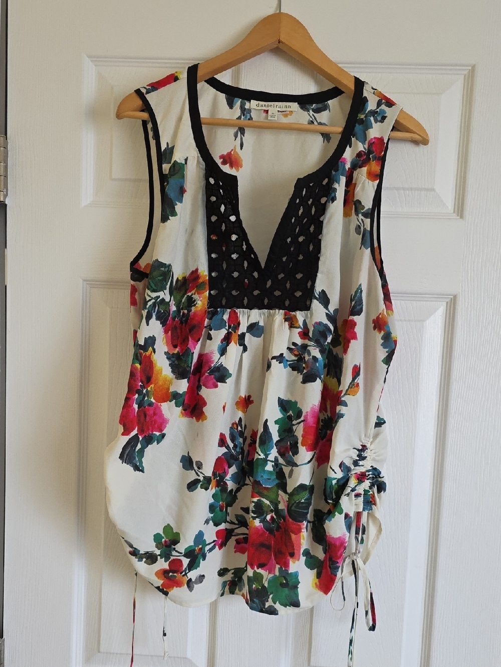 Daniel Rainn Cream Floral Sleeveless Top with Black Lace Placket
